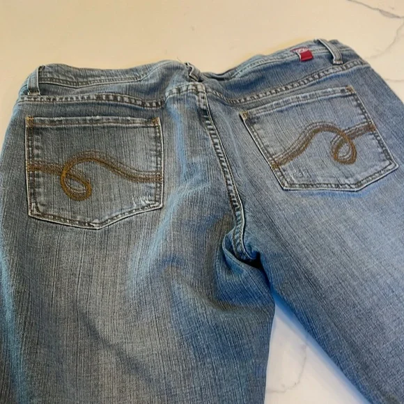 Ladies Capries - Picture 4 of 7